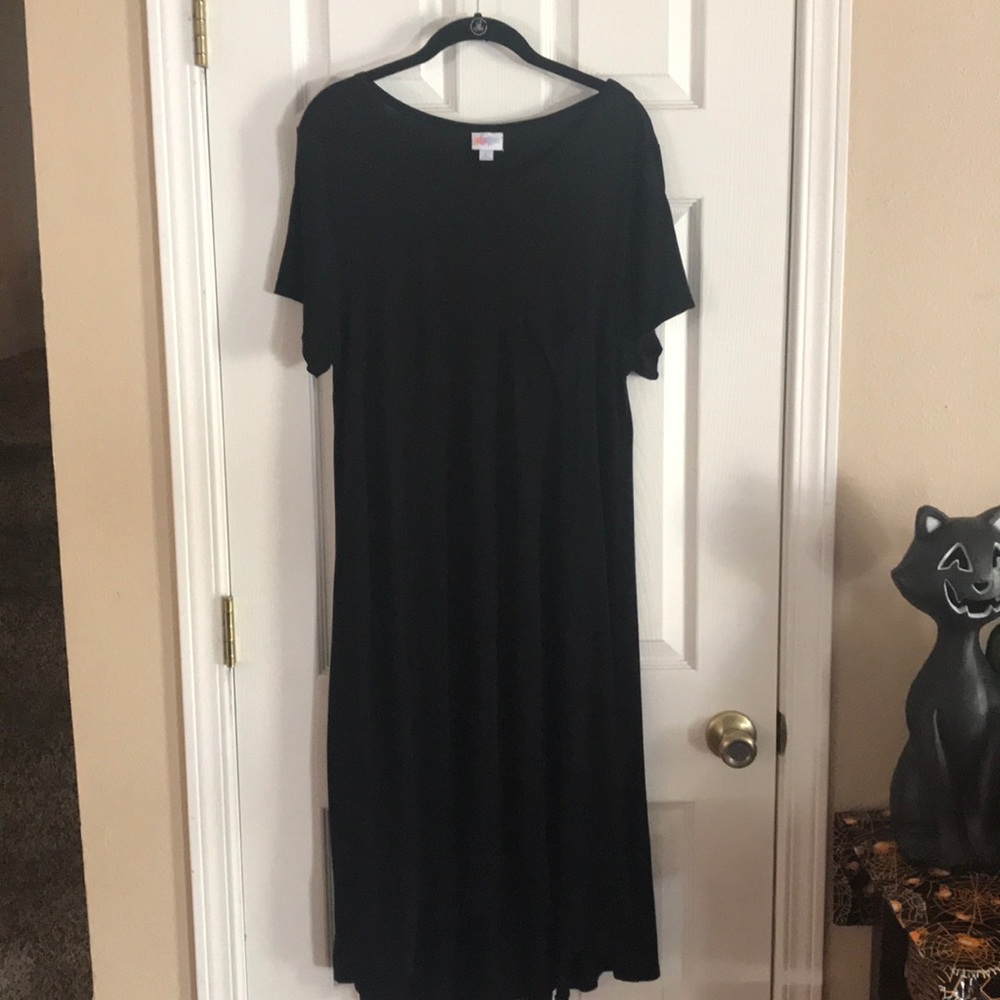 🖤Solid Black Carly size Large
